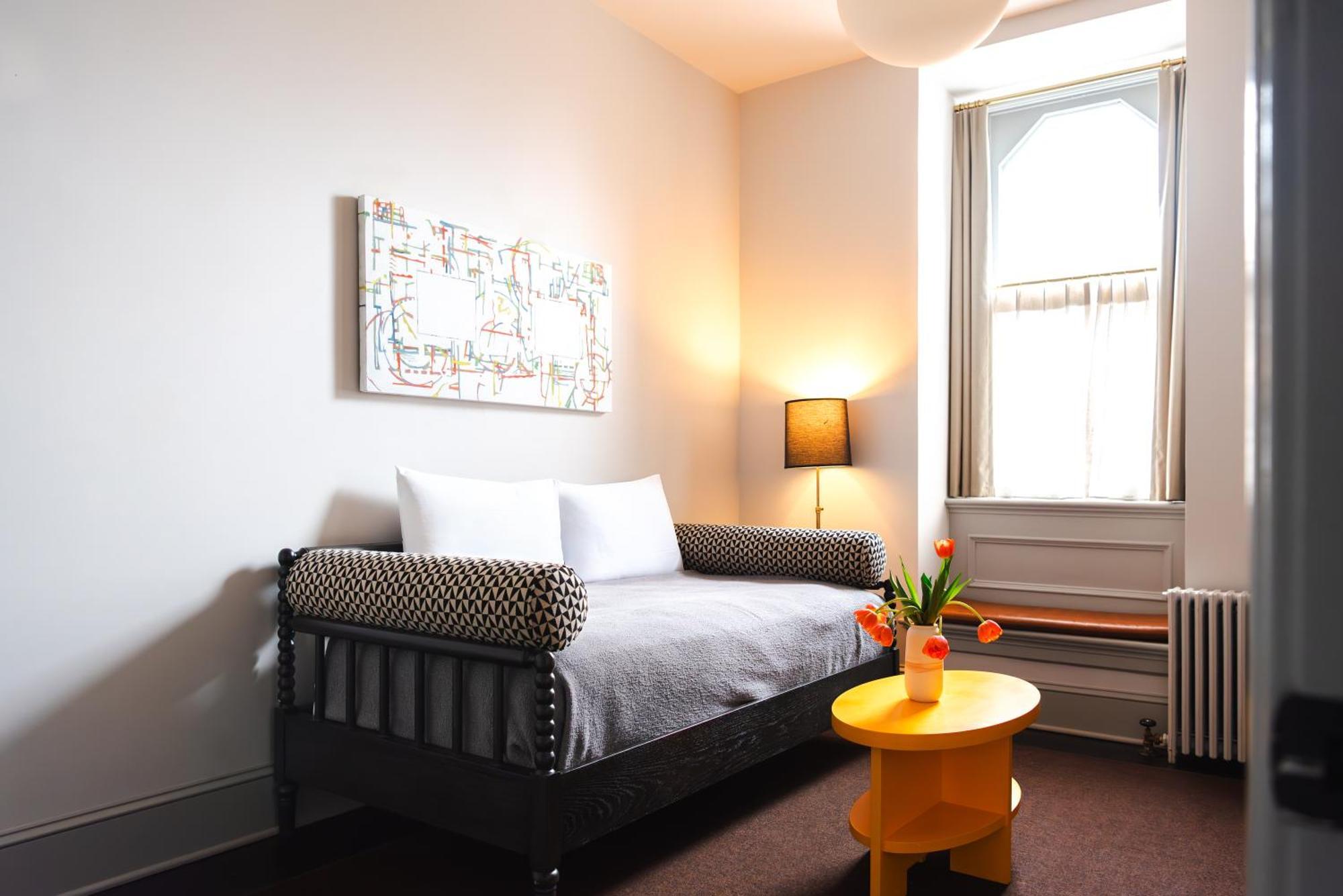 Hotel Kinsley Kingston Bagian luar foto